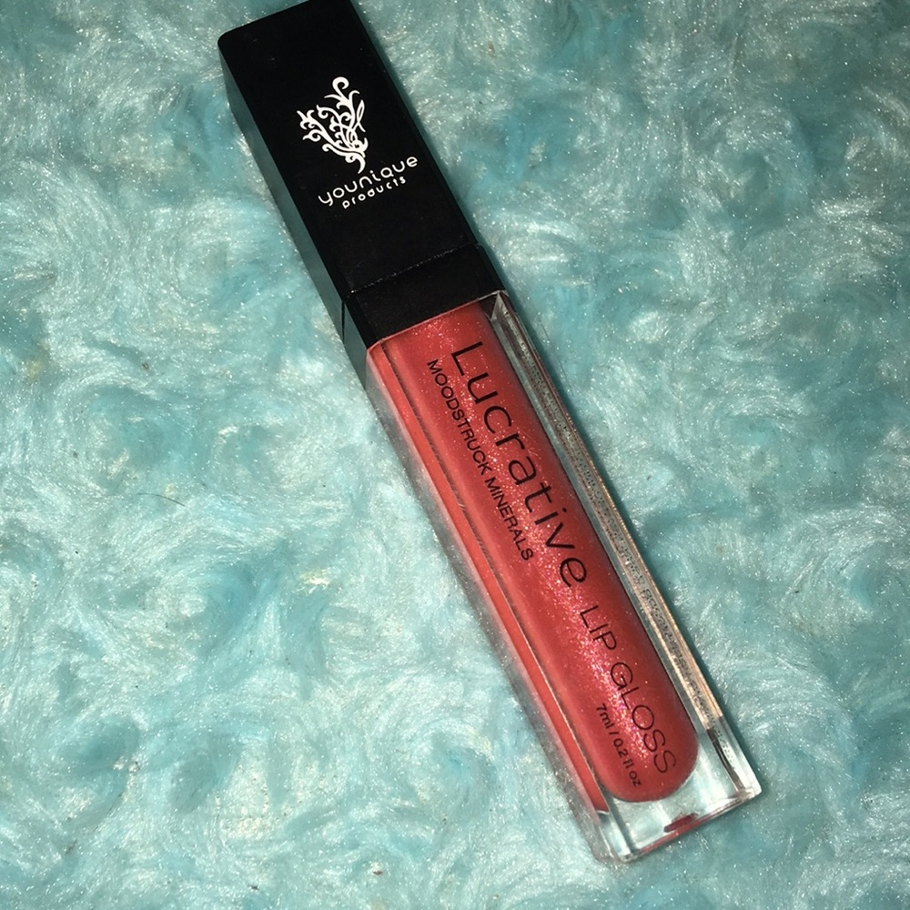 🙂 Younique lipgloss 🙂